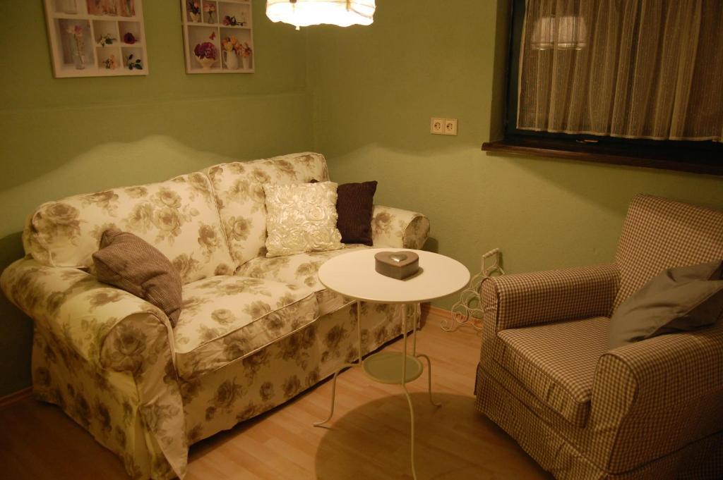 Hofgassl Zentgraf Bed & Breakfast Moerbisch Am See Room photo
